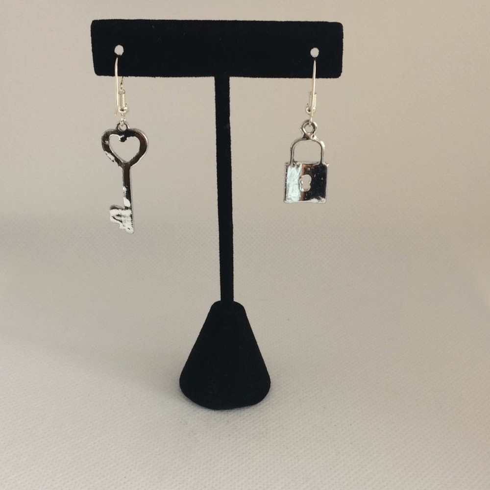 Sale!!Silvertone Rhinestone Lock&Key Earrings - Picture 3 of 3